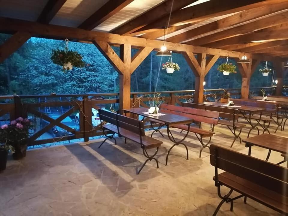 Karczma Karnasow Hotell Cisna Exteriör bild